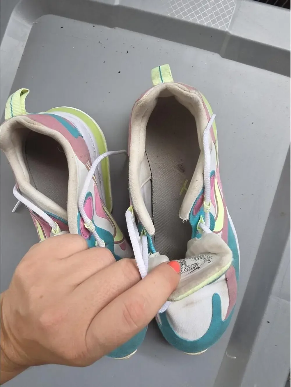 Nike Air Max 270 React Womens Size 8 Pastel Barely Volt Platinum Tint White - Picture 3 of 6